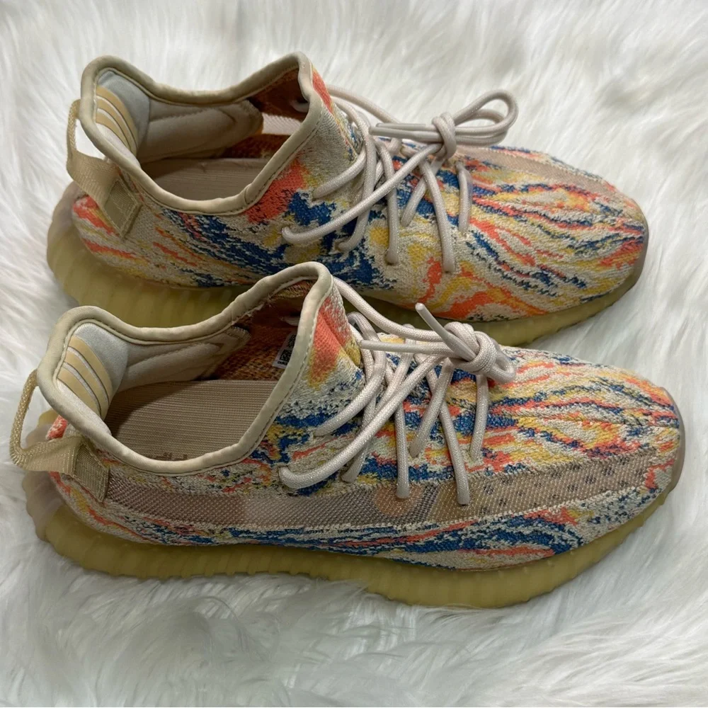 Adidas Yeezy Boost 350 V2 in Mx/Oat Size 7.5